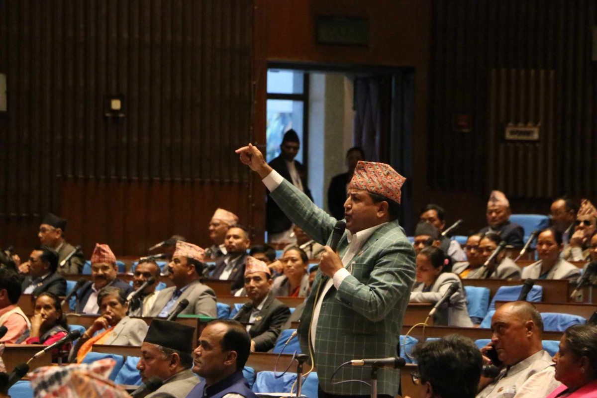 सदनमा सुनिल शर्माको प्रश्न : आतं‌ककारीहरुको सरकार हो कि लोकतान्त्रिक ?