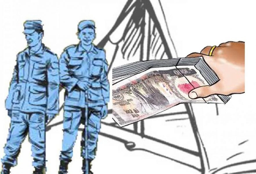 घुस लिएको भिडयो भाइरल भएपछि दुइ प्रहरी निलम्बनमा