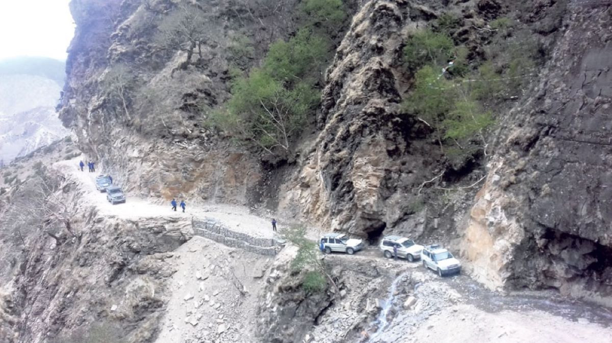 कोरला–त्रिवेणी सडक आयोजना :डेढगाउँ–झ्यालबास खण्ड कात्तिक भित्र सम्पन्न गर्ने लक्ष्य