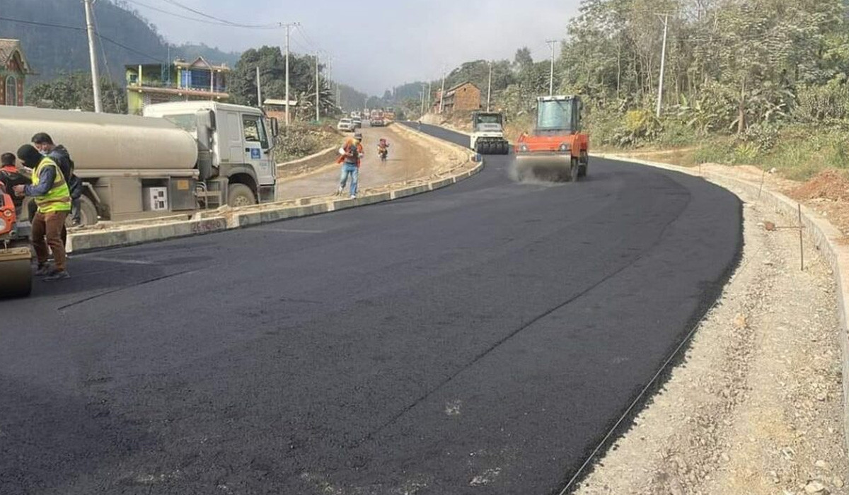 तनहुँमा सात दशमलव पाँच किलोमिटर सडक कालोपत्र
