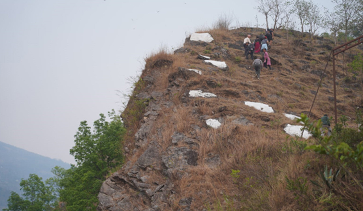 पर्यटनको अथाह सम्भावना बोकेको धादिङको ‘गङ्गाजमुना तीनसुरे पदमार्ग’