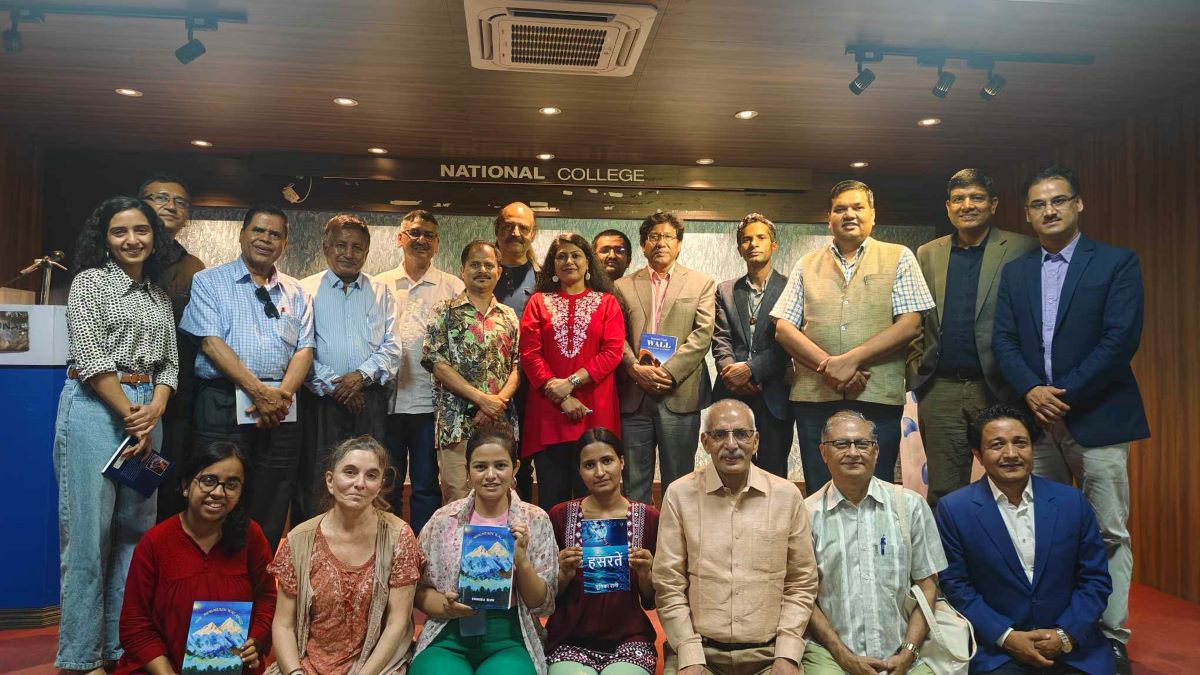 दुई विदेशी कविसहित नेपालका कविहरूले गरे हिमालय पर्वत शृङ्खलाको विषयमा कविता वाचन