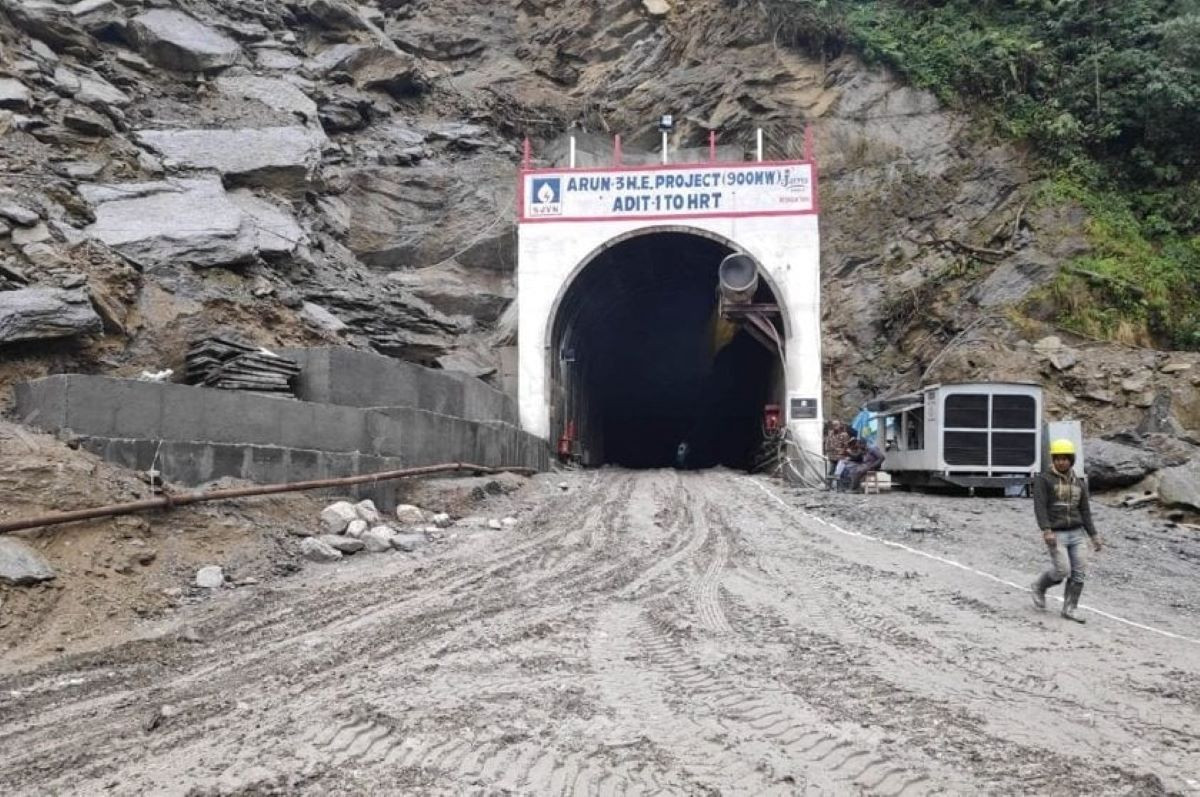 अरुण तेस्रो जलविद्युत् आयोजनाको सुरुङ मङ्गलबार छिचोलिने