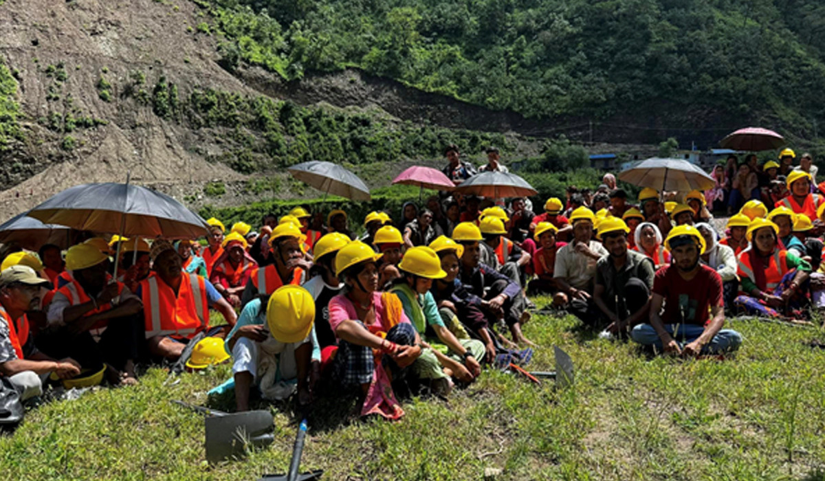स्थानीयवासी परिचालन गरी सडक स्तरोन्नति सुरु