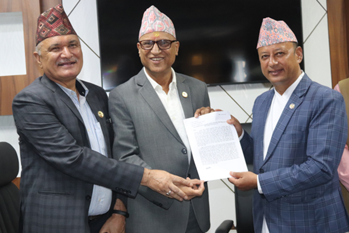 प्रसारणलाइनको क्षमता विस्तारमा सरकार लागिरहेको छ : ऊर्जामन्त्री खड्का