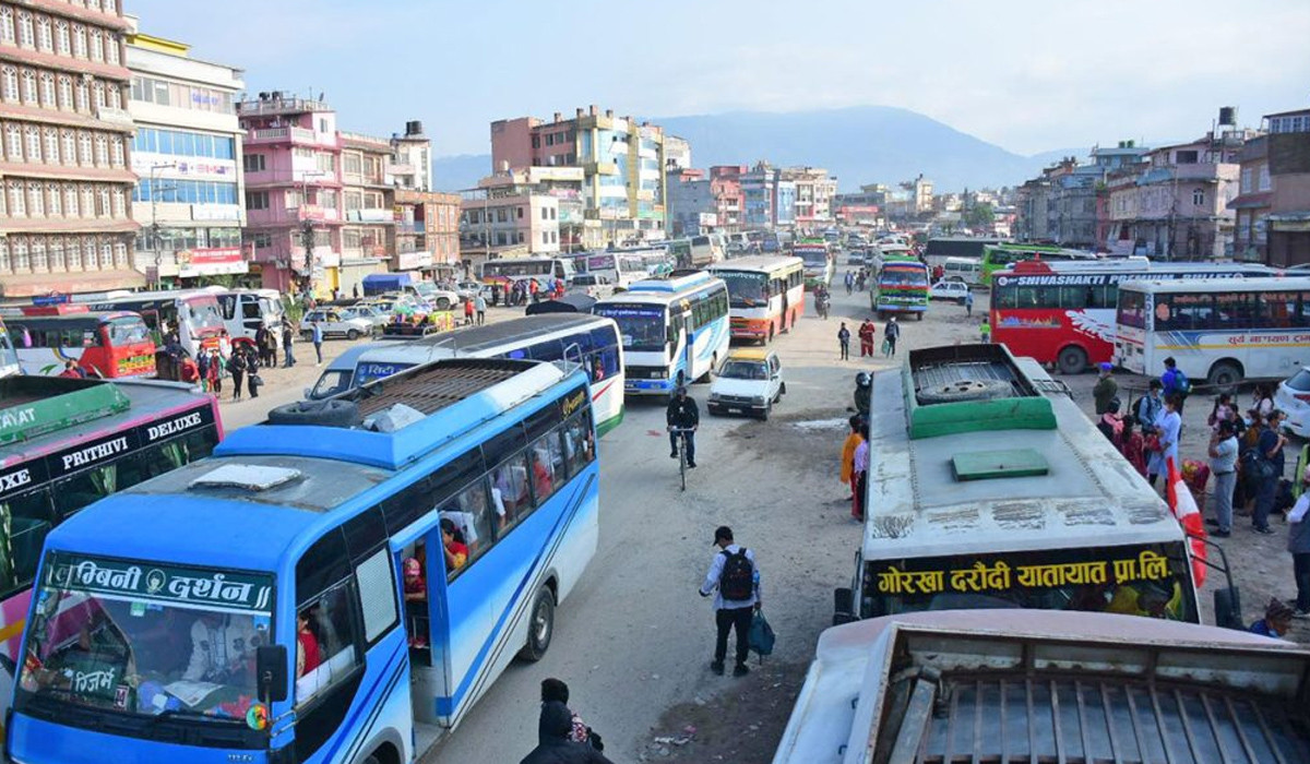 चार दिनदेखि रोकिएका एक हजारभन्दा बढी गाडी बसपार्कबाट छुट्न थाले 