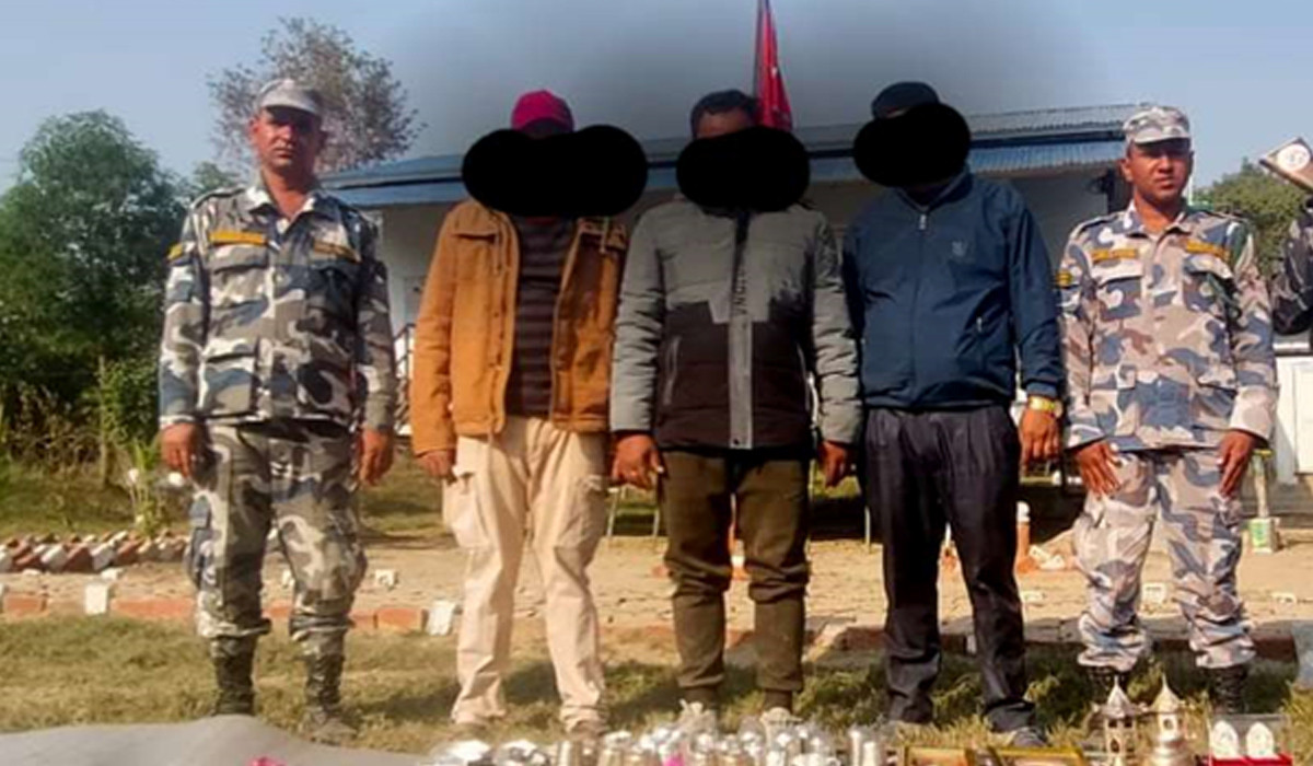 सुन, चाँदी र विदेशी मुद्रासहित कैलालीबाट तीनजना  पक्राउ