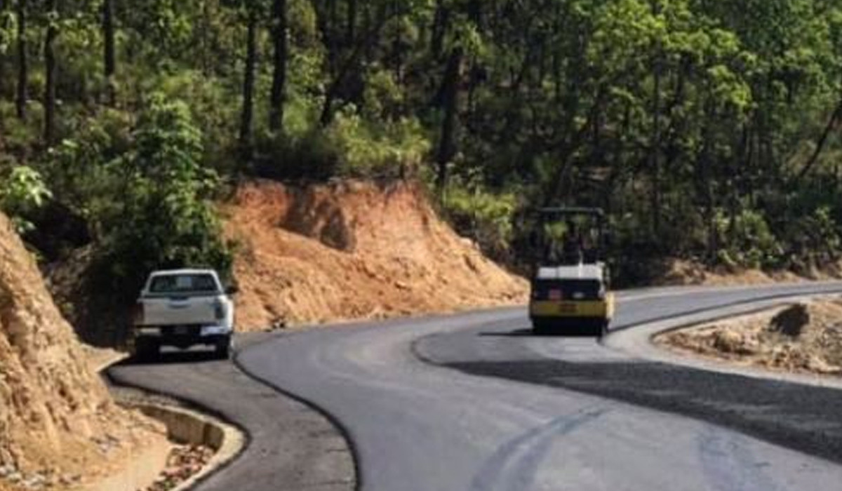 मदन भण्डारी राजमार्गको पूर्वी खण्डमा ४२ किलोमिटर सडक कालोपत्र