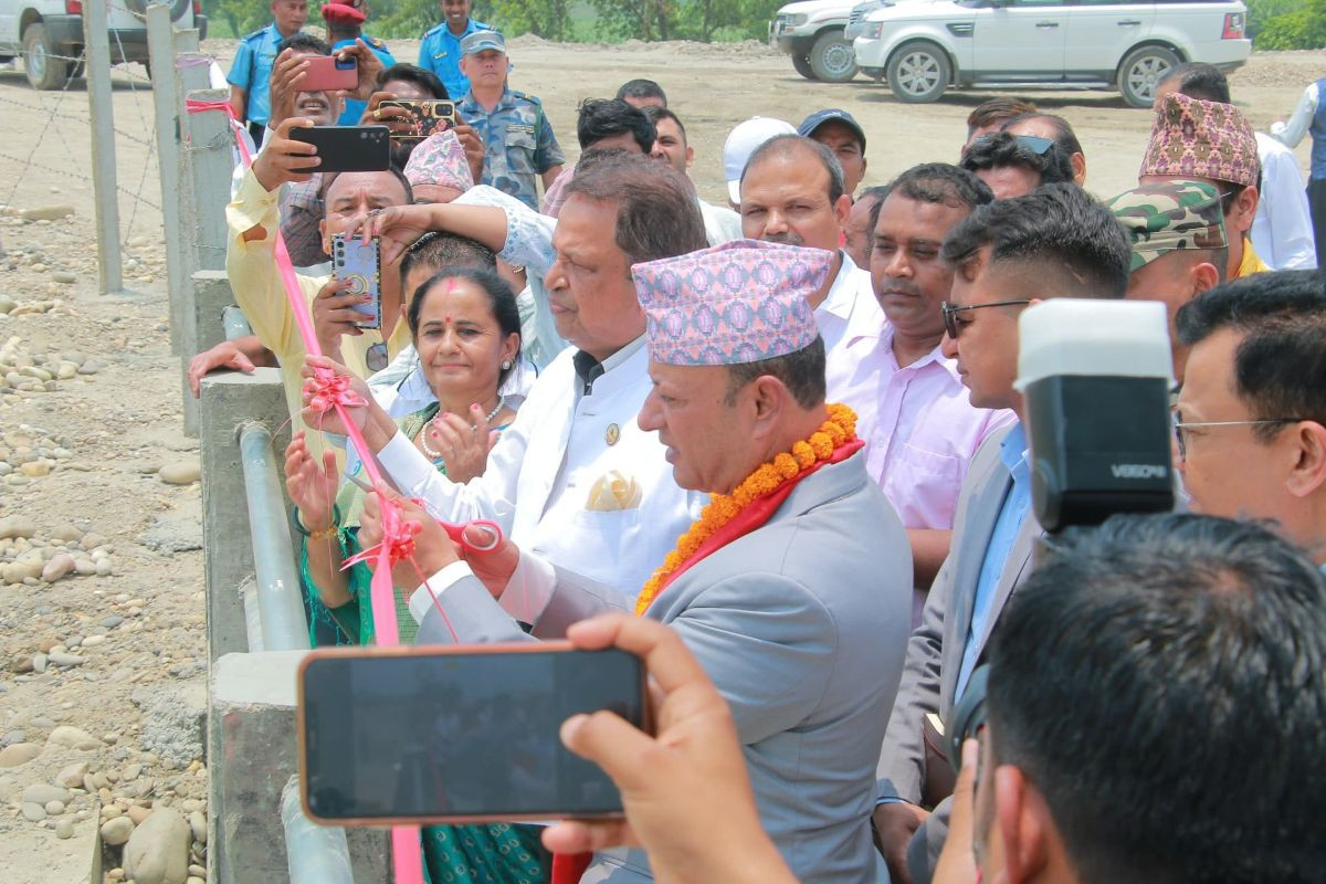 ऊर्जामन्त्री खड्काद्वारा गण्डक नहर सिँचाइ आयोजनाको ‘सेटलिङ्ग बेसिन’को उद्घाटन