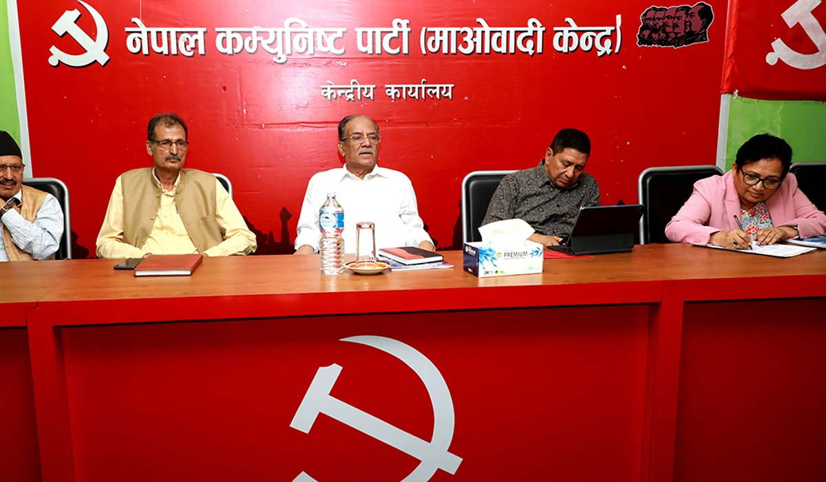 माओवादीको स्थायी कमिटी बैठक आज पनि, प्रचण्डले जवाफ दिने
