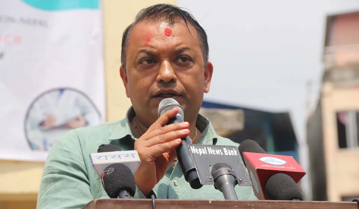 राजनीतिक नेतृत्व अलमल र लोभबाट मुक्त हुनुपर्छ : गगन थापा