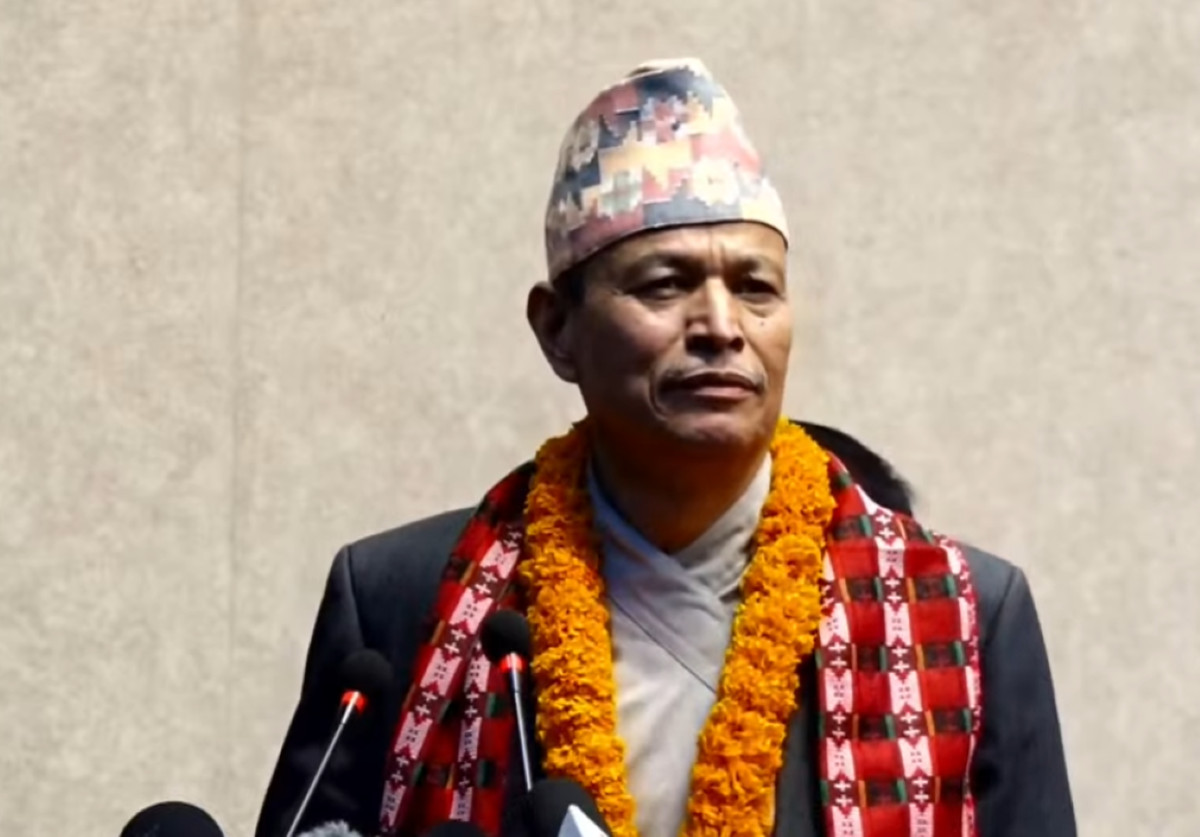 हेलिकप्टरमा भाग्ने, जनता धम्क्याउने केपी ओलीहरूबाट सचेत हुनुस् : भीम रावल