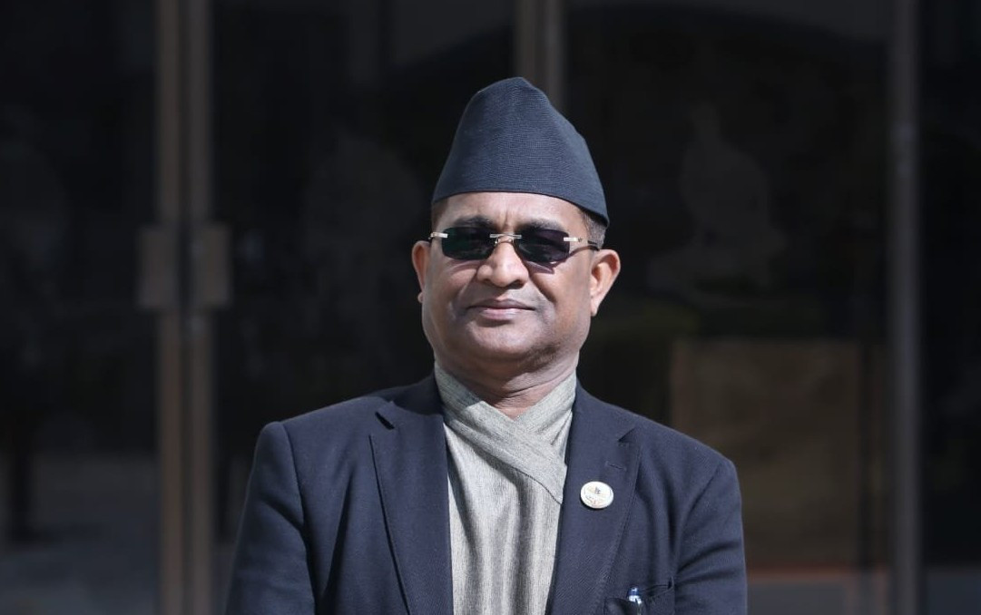 एमालेलाई चुनावबाट बाहिर धकेल्ने सरकारको प्रयास” : रघुवीर महासेठ