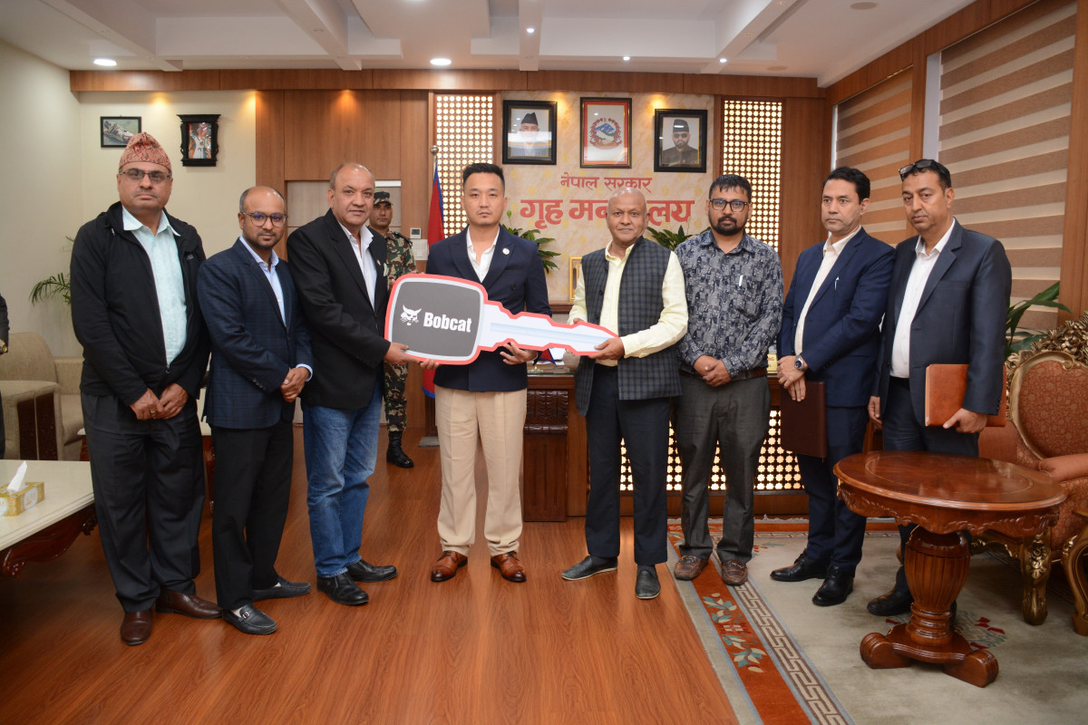 भोटेकोशी बाढी विपद्: डुसान बबक्याटद्वारा नेपाल सरकारलाई रु. १० करोडभन्दा बढी मूल्यको उपकरण सहयोग